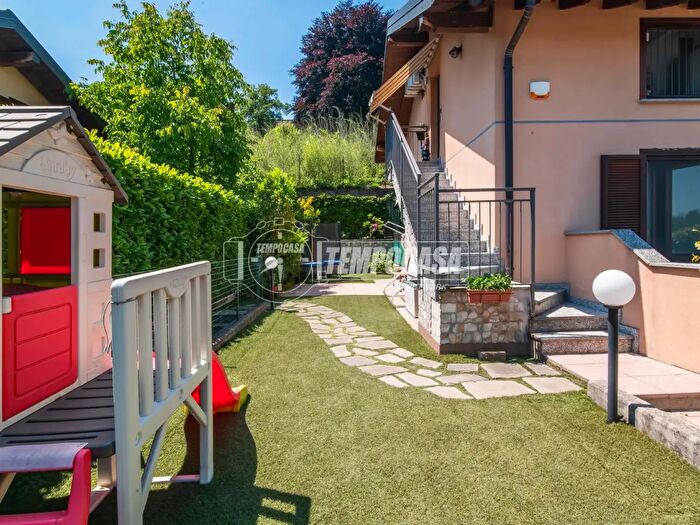 Appartamento trilocale in vendita in Via Como a, Appiano Gentile