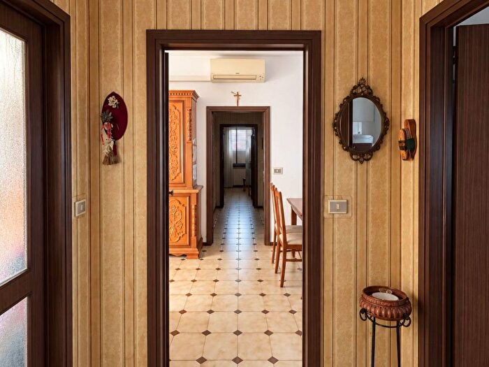 Appartamento con 5 locali in vendita in Via Caorle, Darsena, Ravenna