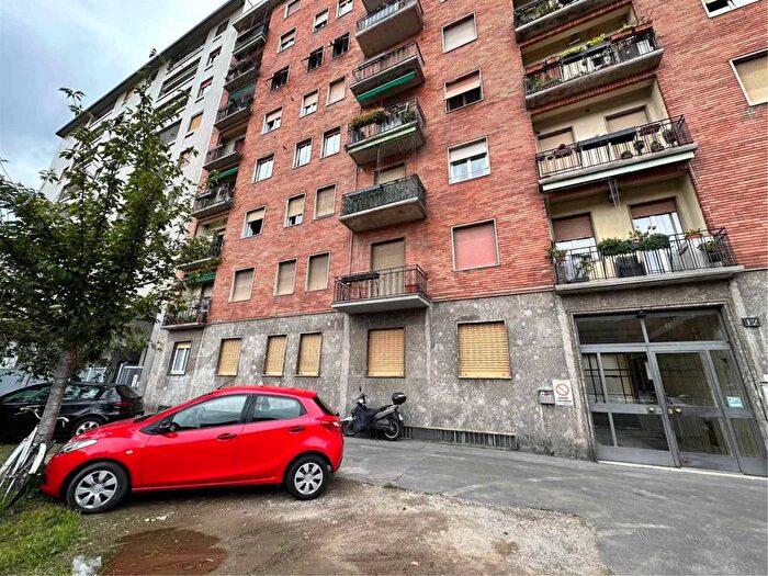 Appartamento trilocale in affitto in Piazzale Francesco Accursio, Certosa, Milano