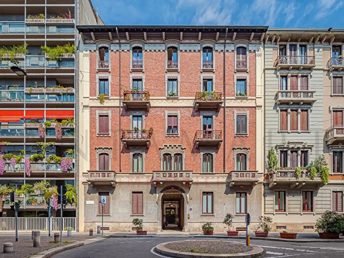 Appartamento con 5 locali in vendita in Piazza Nicolò Tommaseo, Milano
