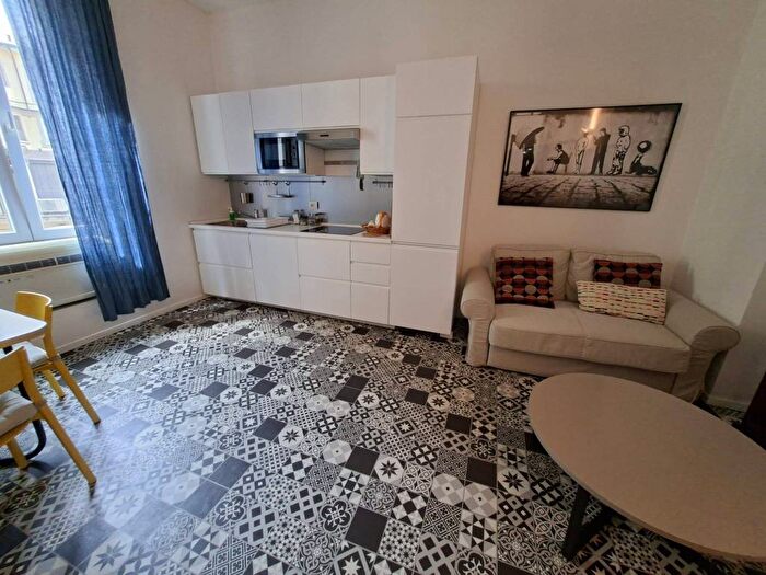 Appartamento bilocale in affitto in Via Antonio Pollaiuolo, Isola, Milano