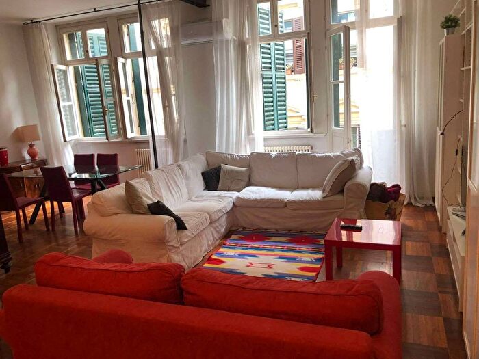 Appartamento trilocale in affitto in corte corte Sgarzarie, Centro Storico, Verona