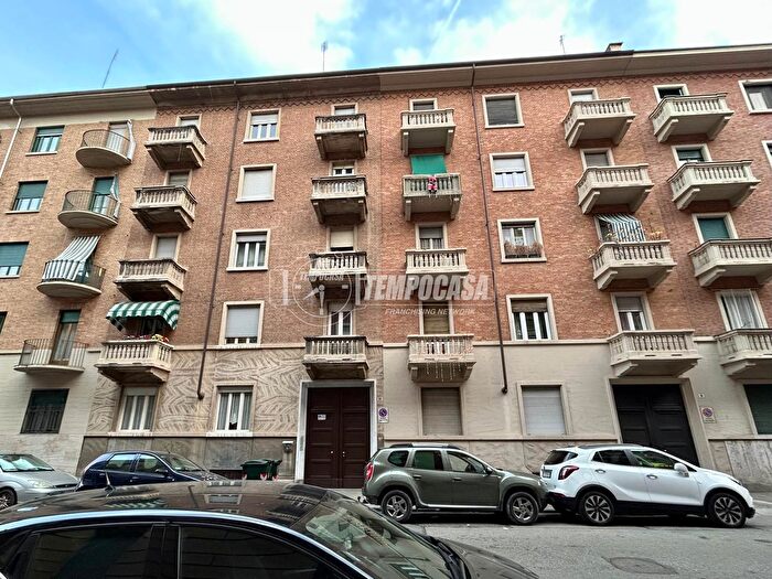 Appartamento trilocale in vendita in Via Baveno, Torino