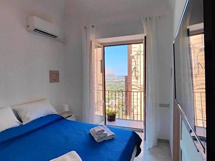 Appartamento bilocale in affitto in Via Bubbeo, Centro, Carini