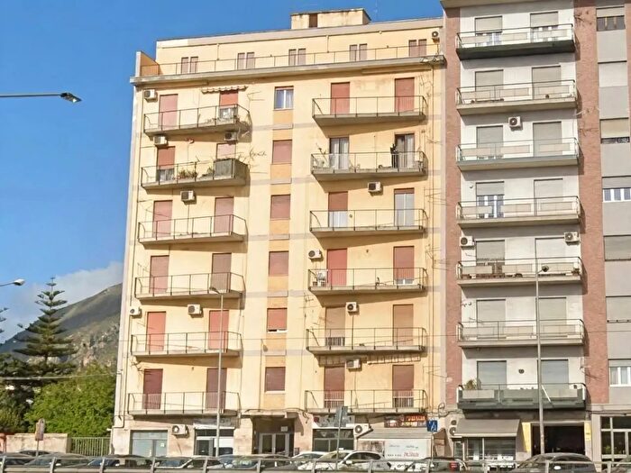 Appartamento trilocale in vendita in Tasca Lanza, Palermo