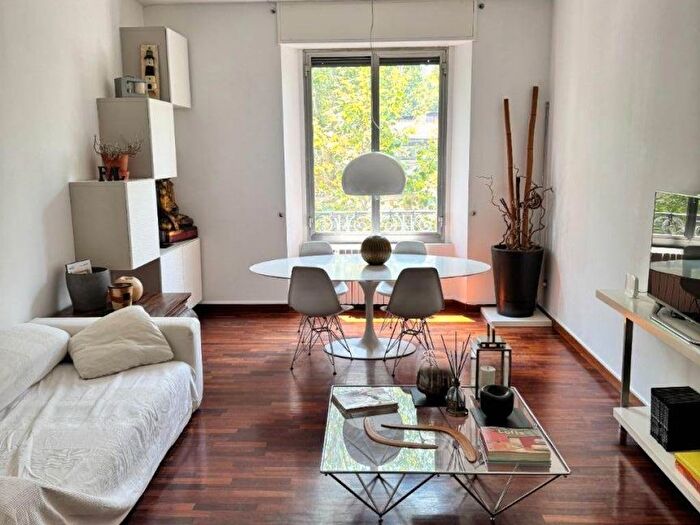 Appartamento trilocale in affitto in Via Valtellina, Isola, Milano