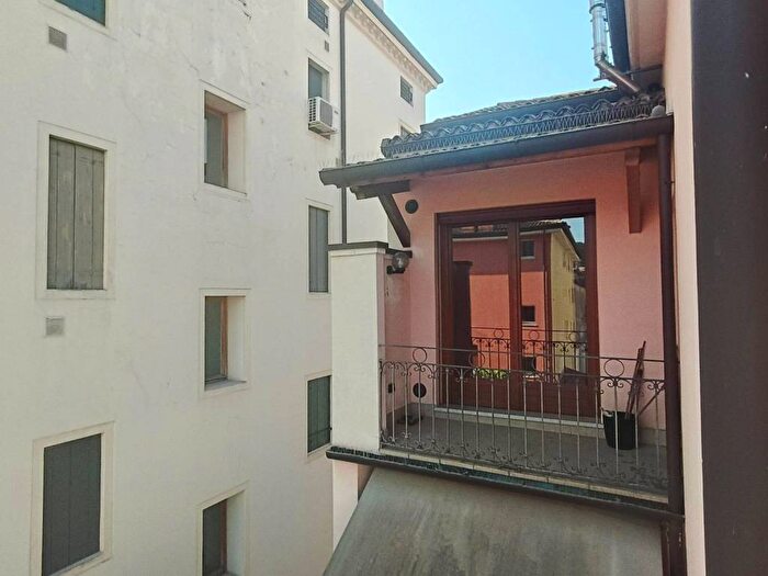 Appartamento quadrilocale in affitto in Corso dei Santi Felice e Fortunato, San Felice Teatro, Vicenza