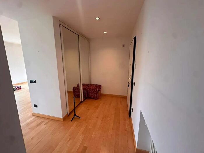 Appartamento con 5 locali in vendita in Via Sant'Elia, Como