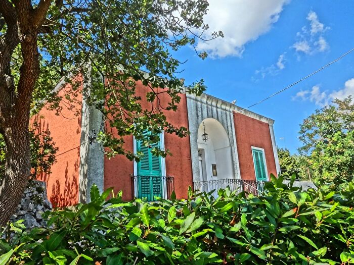 Casa con 10 locali in vendita in Fasano