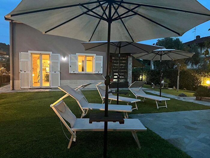 Casa con 6 locali in vendita in Via Falcinello, Sarzana