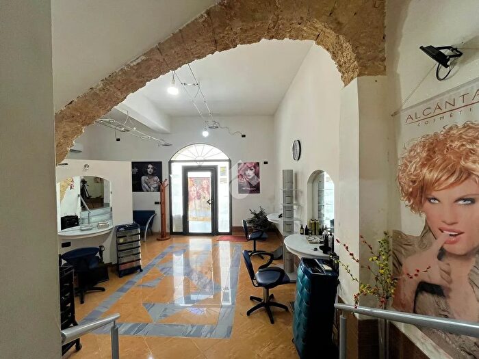 Casa con 5 locali in vendita in Via Pasquale Calvi, Castellammare Del Golfo