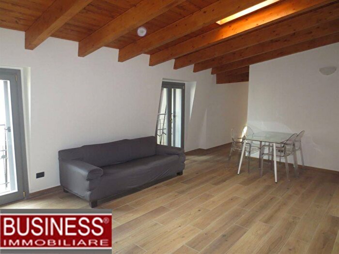 Appartamento quadrilocale in affitto in Piazza Aspromonte, Città Studi, Milano