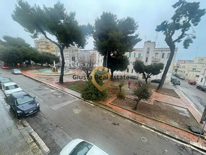 Appartamento trilocale in vendita in Piazza del Salento, Brindisi