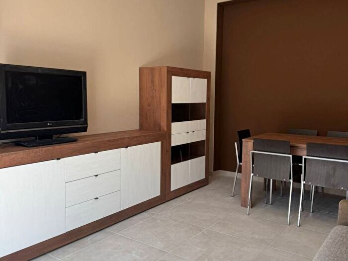 Appartamento bilocale in affitto in Via Gaetano Donizetti, Centro, Carate Brianza