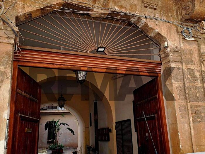 Appartamento con 5 locali in affitto in via Lungarini, Kalsa, Palermo