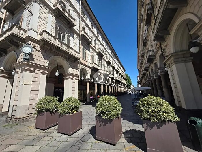 Appartamento con 5 locali in affitto in Via Filippo Juvarra, Torino