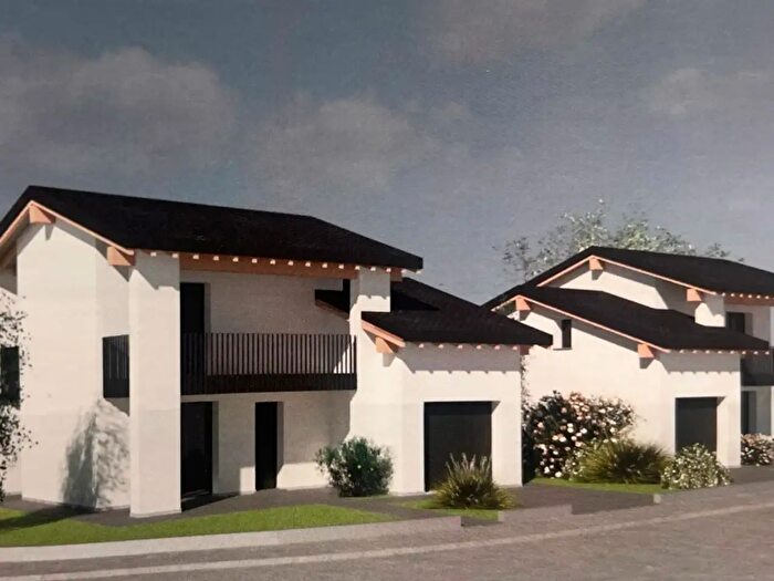 Casa con 5 locali in vendita in Reggio nell'Emilia