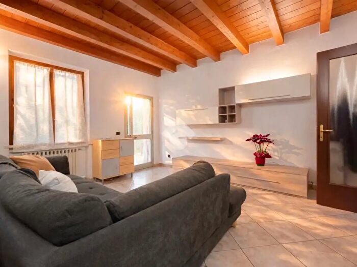 Appartamento trilocale in vendita in Via delle Compagnie, Nogarole Rocca