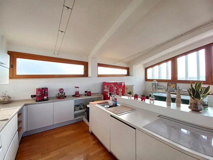 Appartamento quadrilocale in vendita in Viale Verona, Vicenza