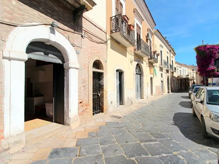 Casa monolocale in vendita in Via Michele Schiavone, Lucera