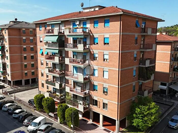 Appartamento quadrilocale in vendita in Via Puccini, Verona