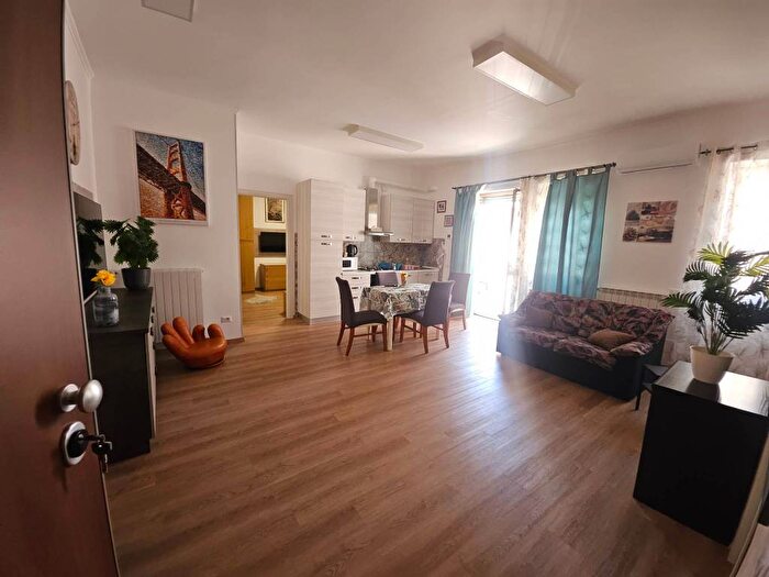 Appartamento bilocale in affitto in Via Giandomenico Coleti, Acilia, Roma