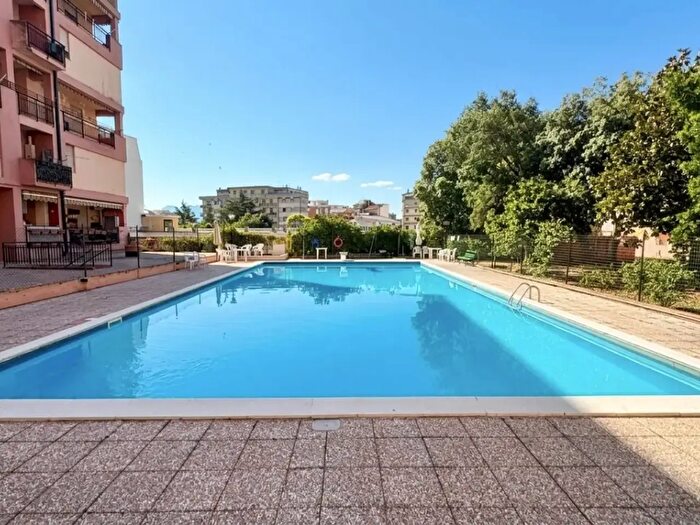 Appartamento con 5 locali in vendita in Via Istria, Nuoro
