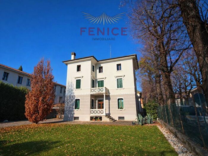 Appartamento bilocale in affitto in Viale Matteotti, Centro, Montebelluna