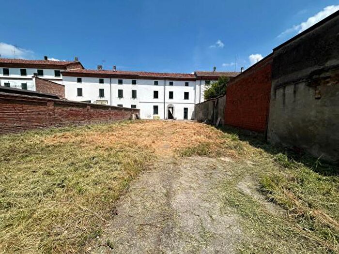 Casa con 6 locali in vendita in Spalto Castelfidardo, Castellazzo Bormida