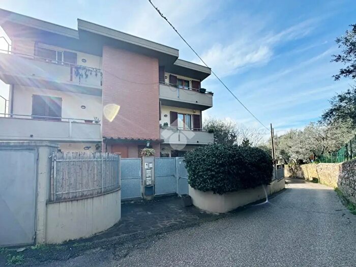 Appartamento con 6 locali in vendita in Via Buon Riposo, Calenzano
