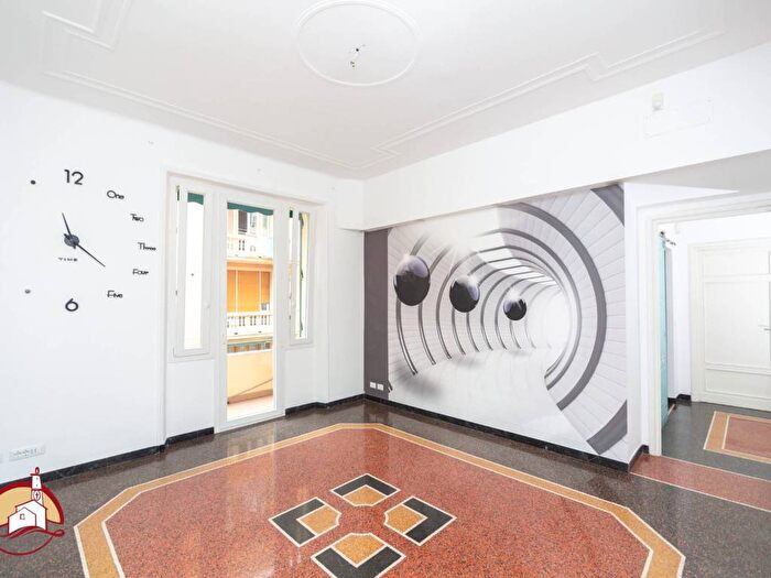 Appartamento quadrilocale in affitto in Via Giovanni Ambrogio Molfino, Sestri Ponente, Genova