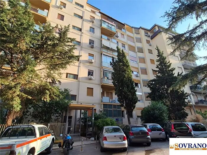 Appartamento con 5 locali in vendita in Palermo