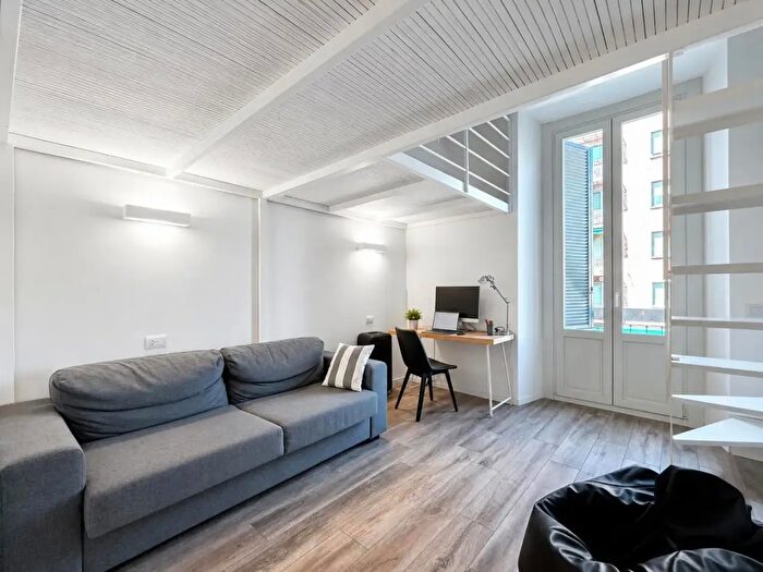 Appartamento bilocale in vendita in Via Vigevano, Milano