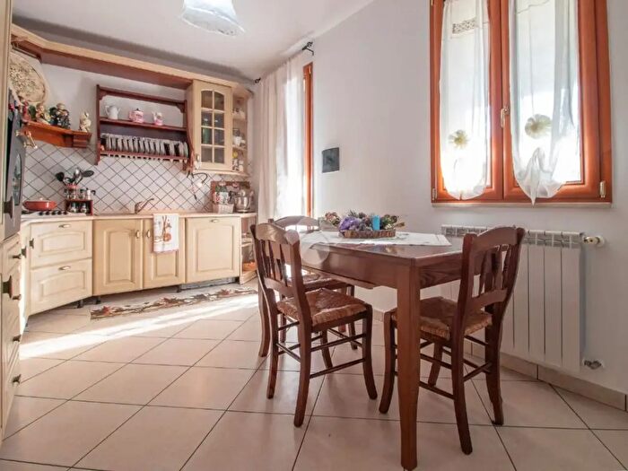 Appartamento trilocale in vendita in Via Castiglione, Cervia