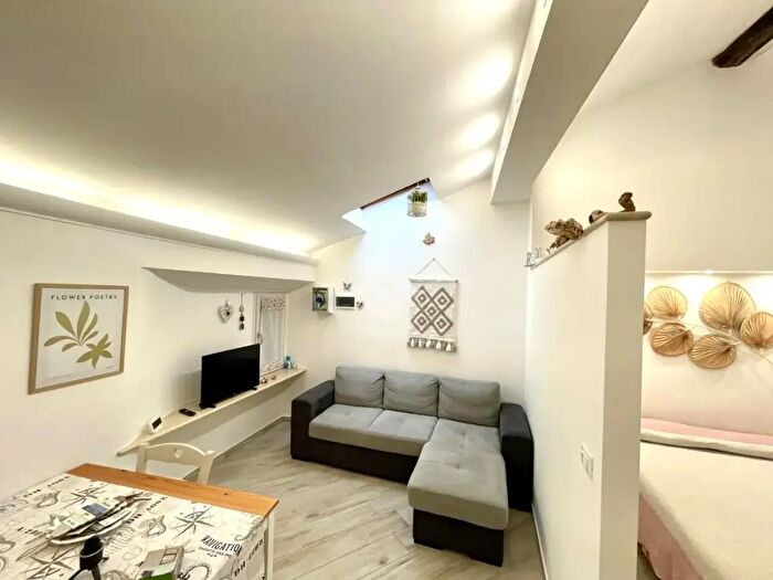 Appartamento bilocale in vendita in Piazzetta dell Olmo, Imperia