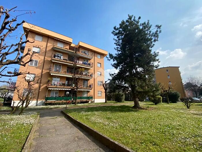 Appartamento trilocale in vendita in Via Giorgio Amendola, Trezzo SullAdda