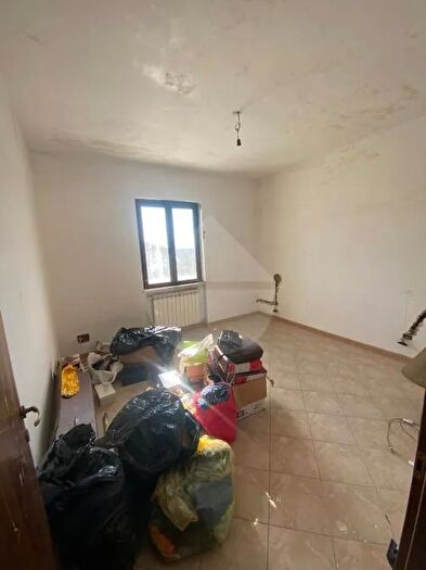Casa con 11 locali in vendita in Castelforte, Minturno