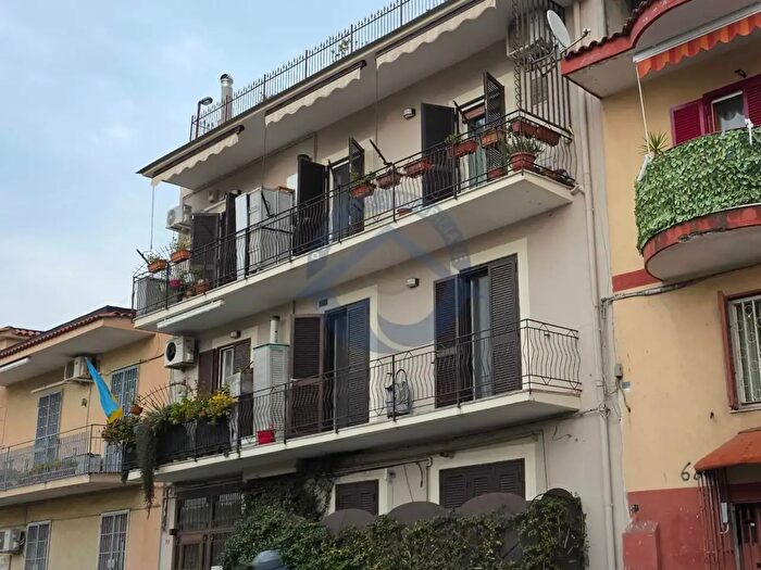 Appartamento trilocale in vendita in Via Nuova Toscanella, Napoli