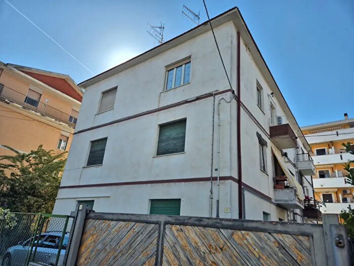 Appartamento trilocale in vendita in Via dei Teatini, Pescara