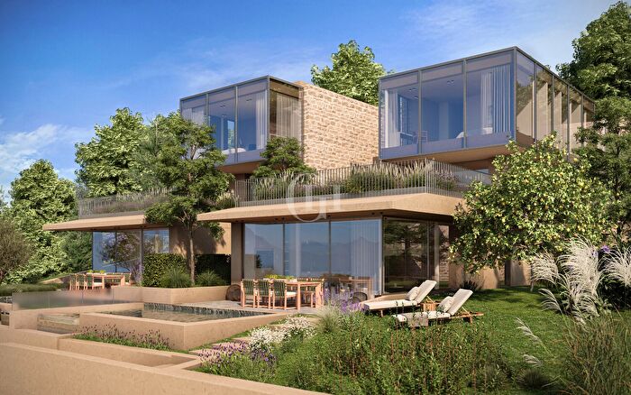 Appartamento quadrilocale in vendita in Torri Del Benaco