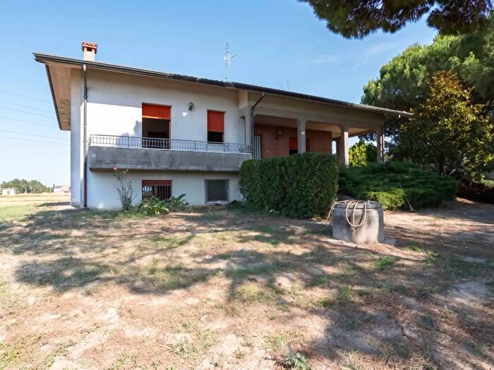 Casa con 5 locali in vendita in Cesenatico