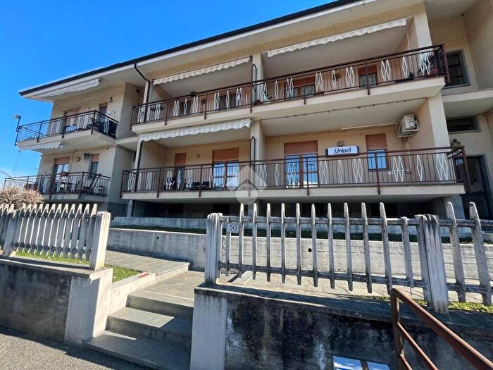 Appartamento trilocale in affitto in Via Giacomo Matteotti, Centro, Bagnolo Piemonte