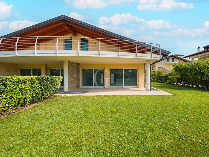 Casa quadrilocale in vendita in Via San Vito, Centro, Sirmione