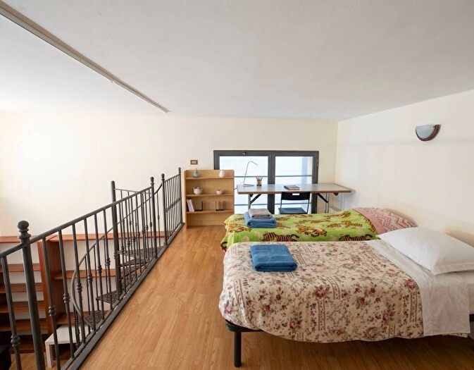 Appartamento trilocale in affitto in Via de Gombruti, Centro Storico, Bologna