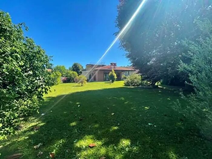 Casa con 6 locali in vendita in Via Formaci, Seveso