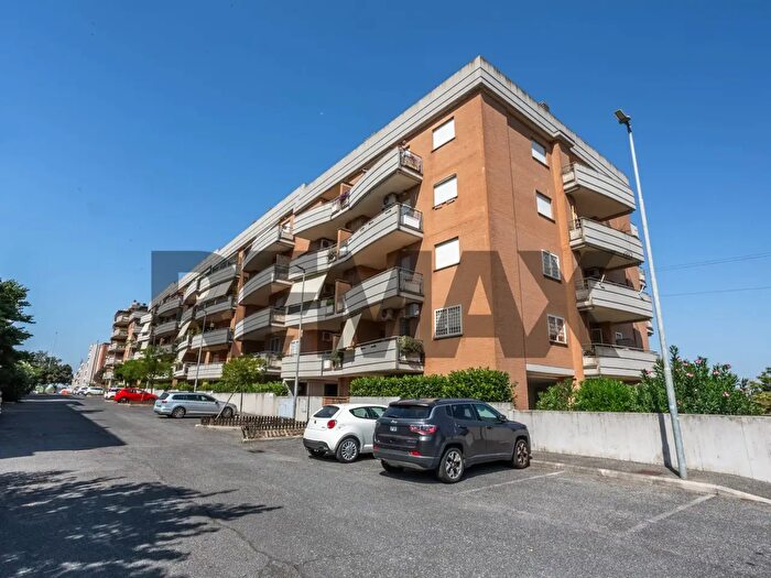 Appartamento bilocale in vendita in Via Gioacchino Russo, Roma
