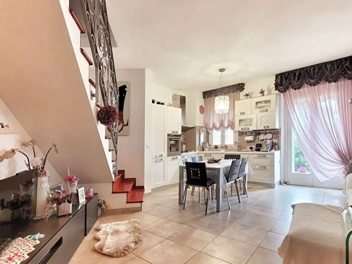 Appartamento quadrilocale in vendita in Via Firenze, Grottammare