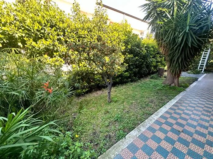 Casa con 6 locali in vendita in Via Gorizia, Acireale