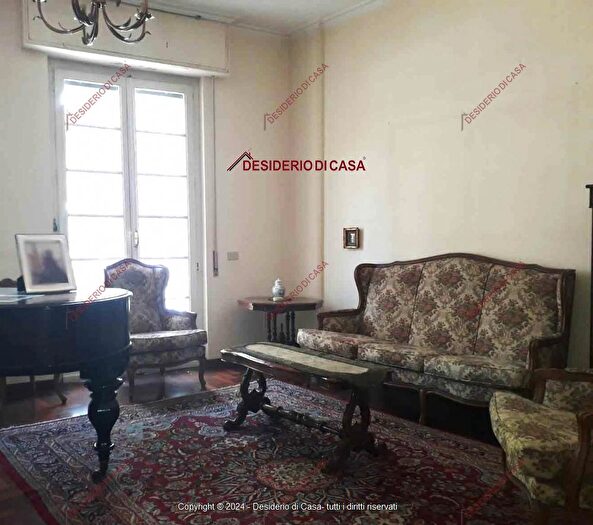 Appartamento con 6 locali in vendita in Palermo