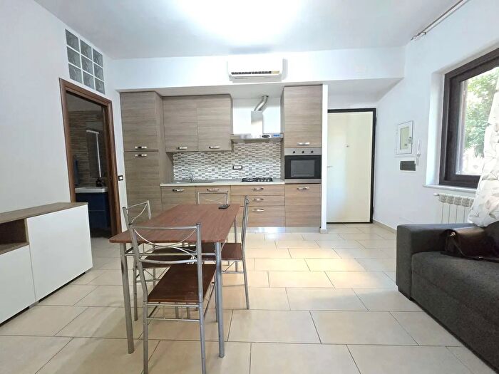 Appartamento con 5 locali in affitto in Catanzaro